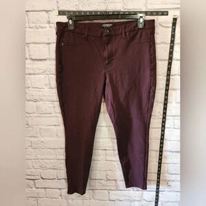 Liverpool Jeans Company Cropped Pants in Rich Plum